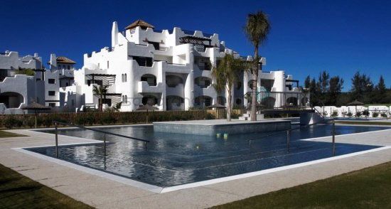 Exterior view of Apartment to rent in Sotogrande  with Air Conditioner, Heating and Terrace