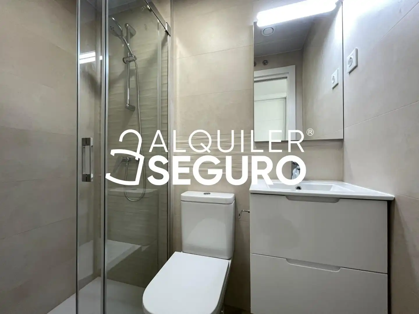 Badezimmer von Wohnung zur Miete in Carabanchel