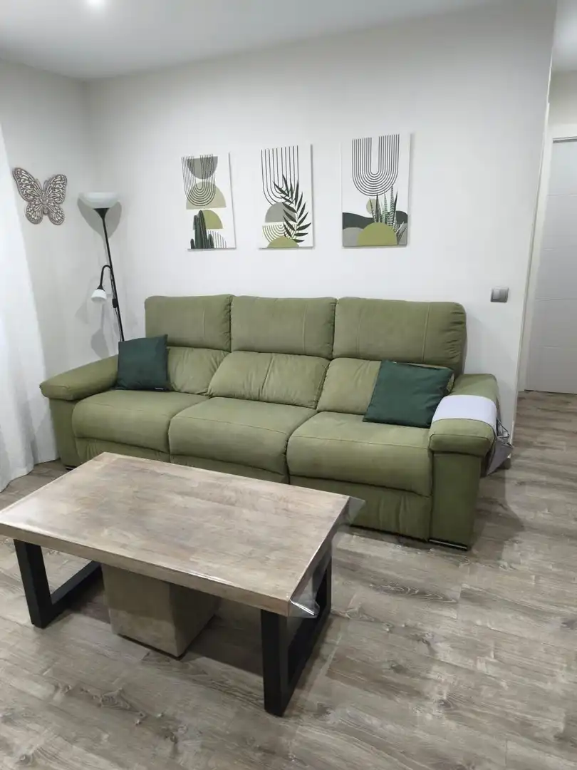 Sala d'estar de Planta baixa en venda en Málaga amb Aire condicionat i Terrassa
