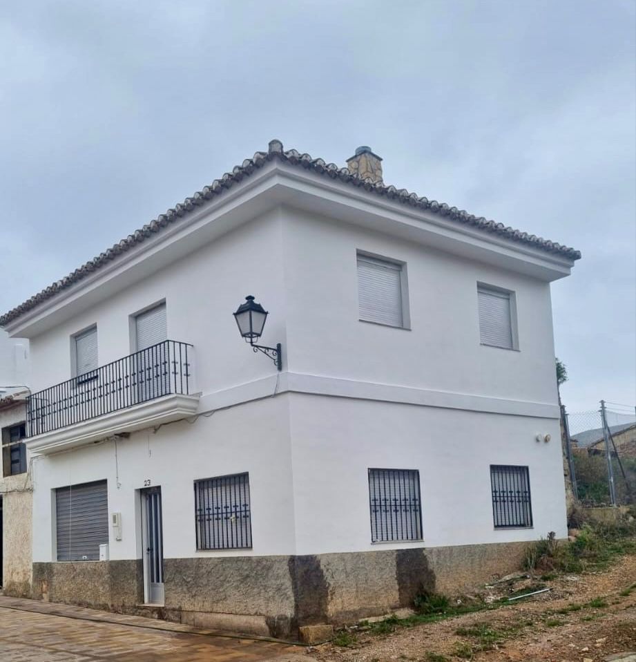 Exterior view of Single-family semi-detached for sale in Alcublas  with Air Conditioner, Heating and Private garden