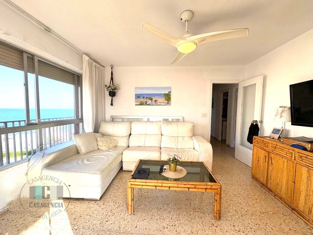 Sala d'estar de Apartament en venda en Benicasim / Benicàssim amb Balcó