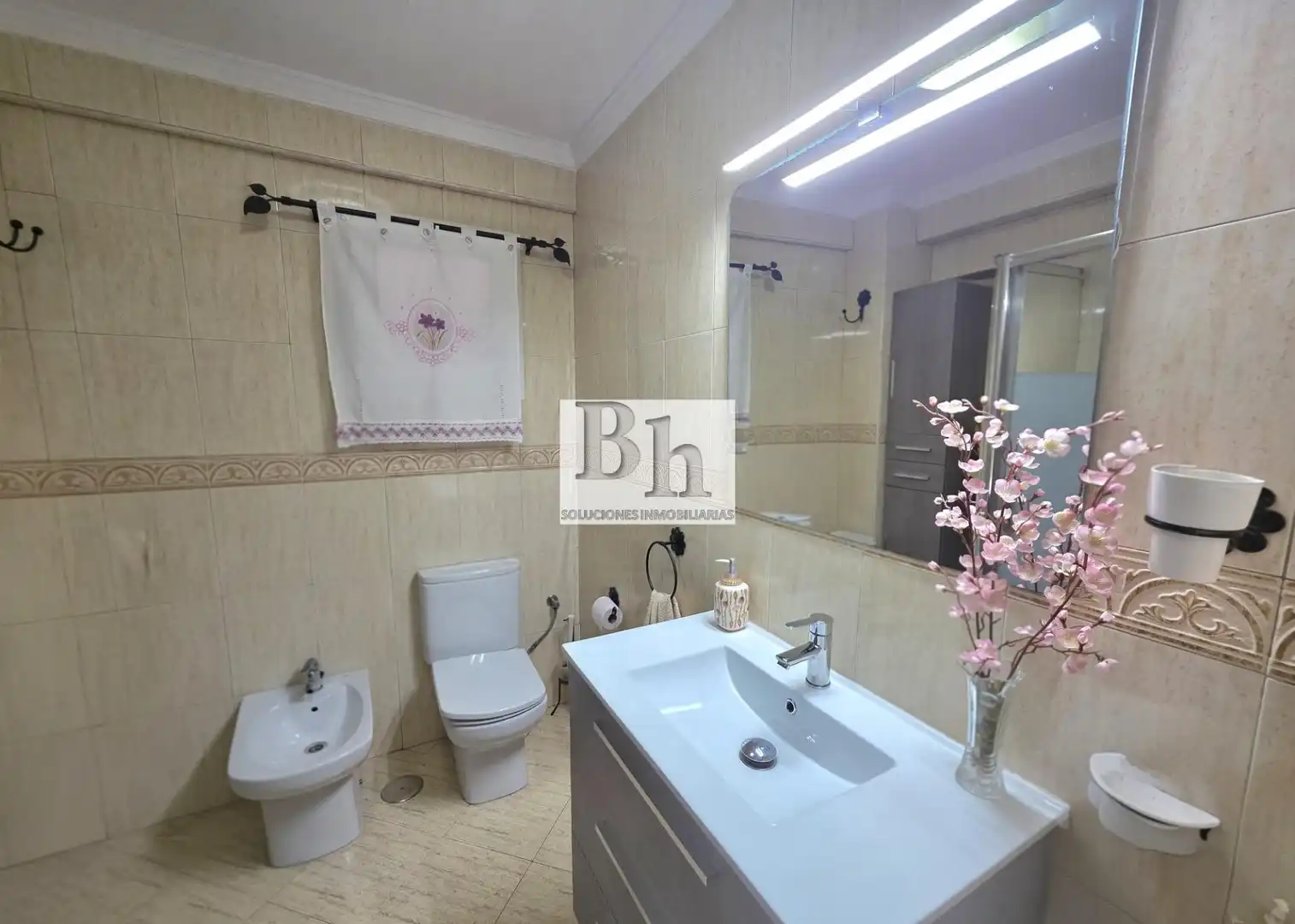 Baño de Piso en venta en Málaga con Aire acondicionado
