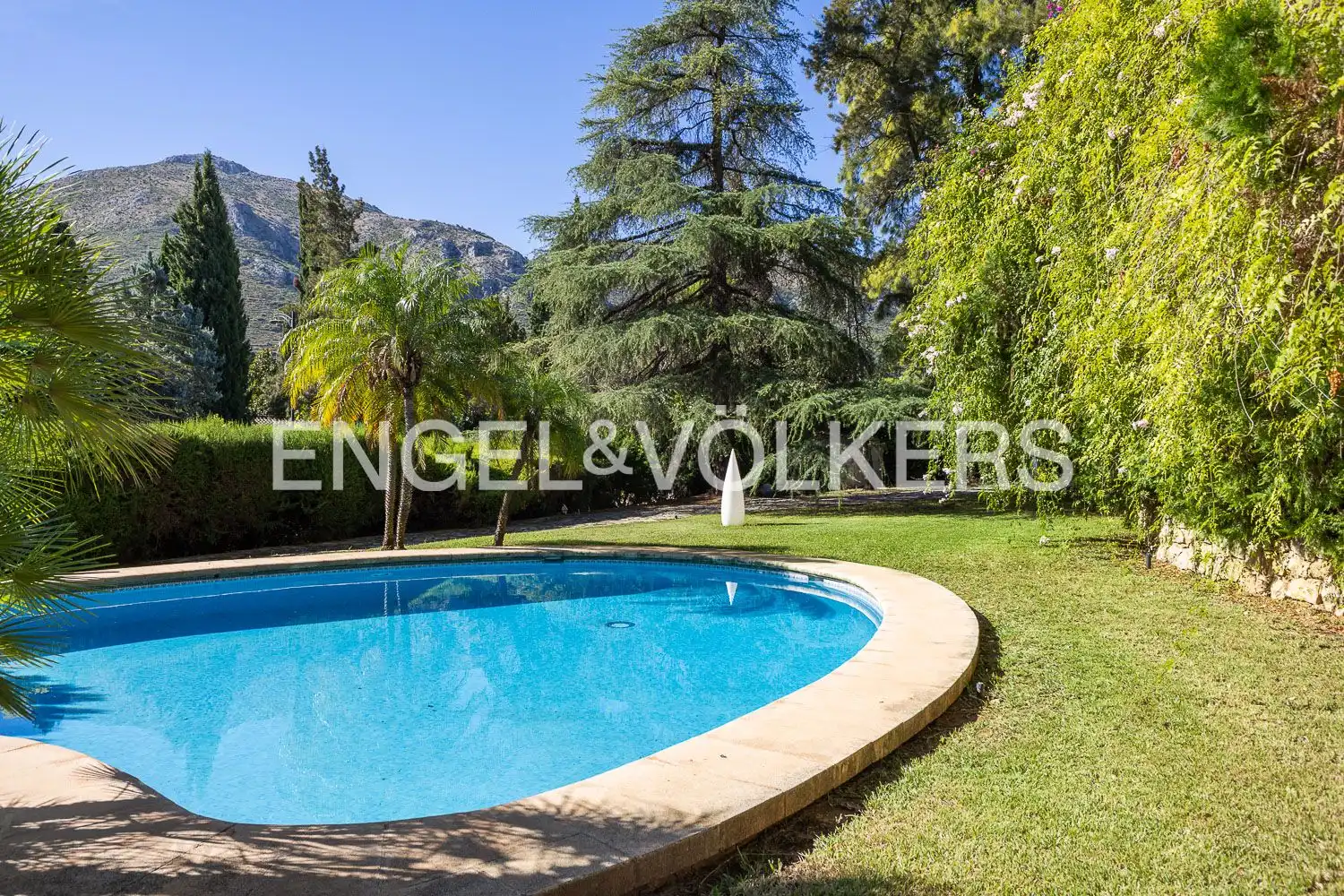 Piscina de Finca rústica en venta en Pego, Alicante