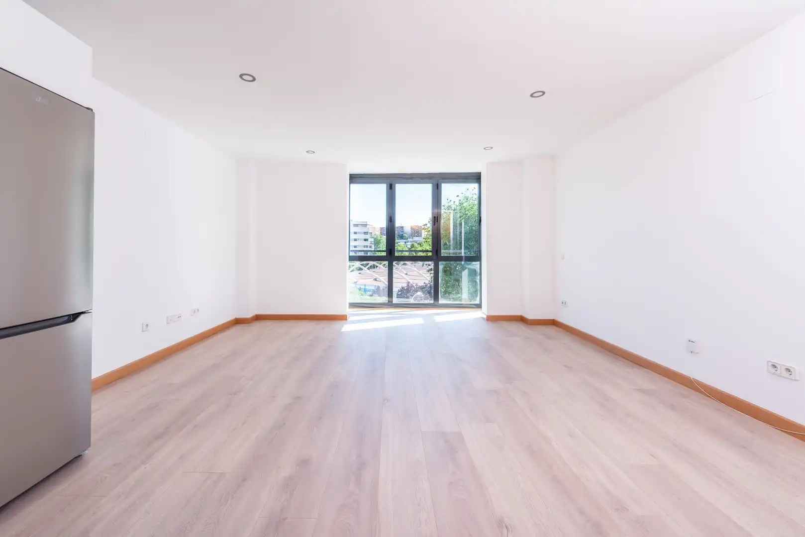 Wohnzimmer von Wohnung zur Miete in Madrid mit Abstellraum
