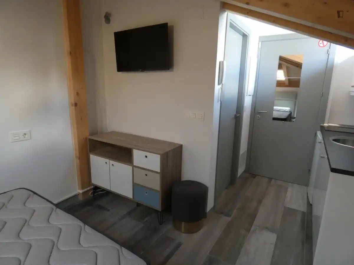 Study for rent in Casco Antiguo