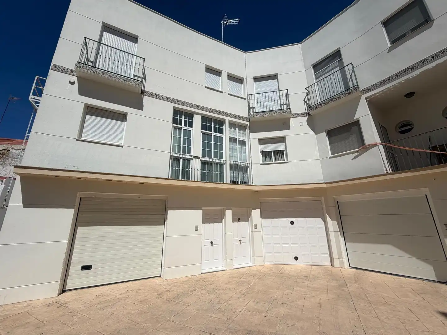 Exterior view of Houses for sale in Morón de la Frontera