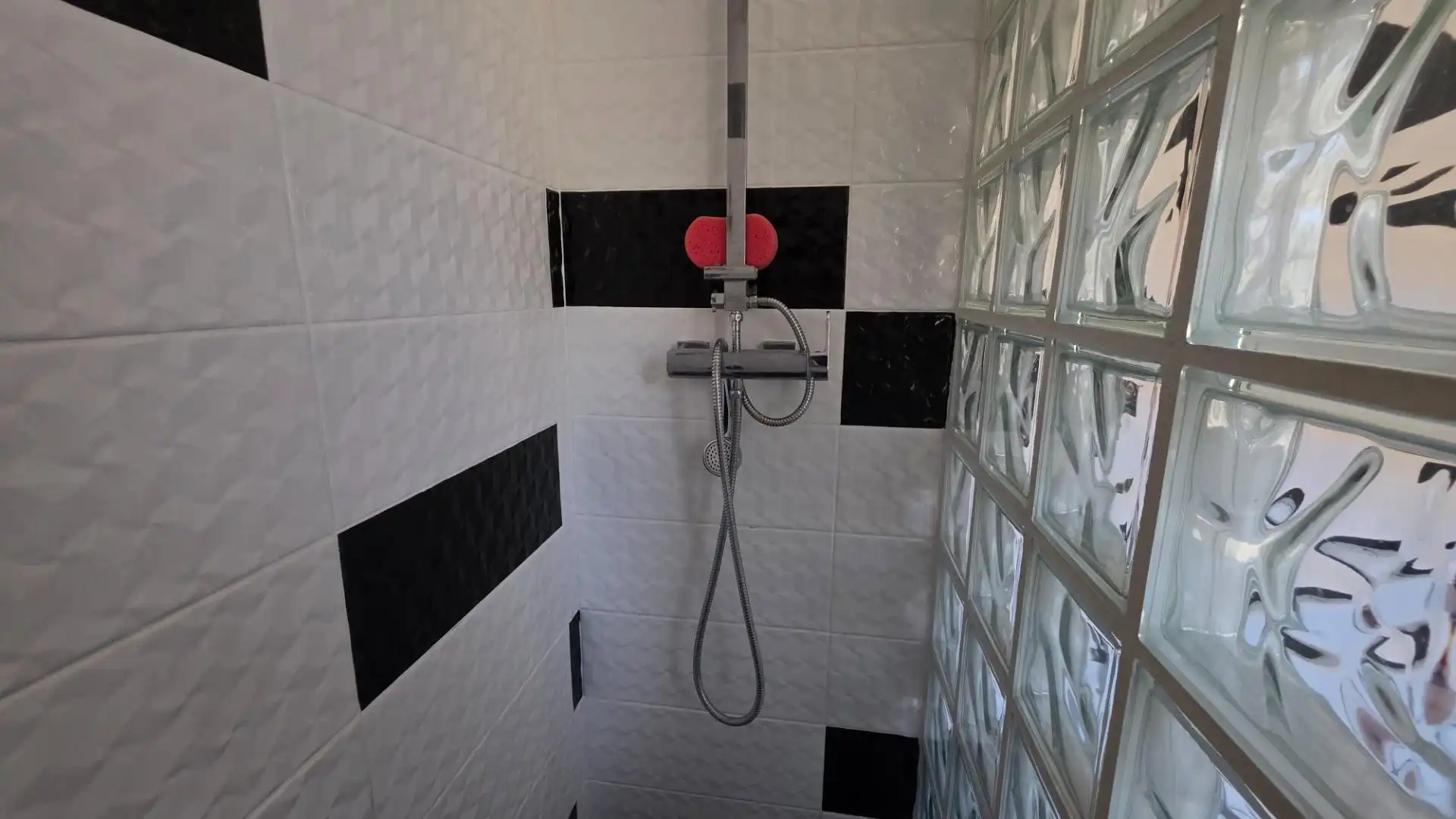 Bany de Casa o xalet en venda en Tordera amb Aire condicionat, Calefacció i Jardí privat