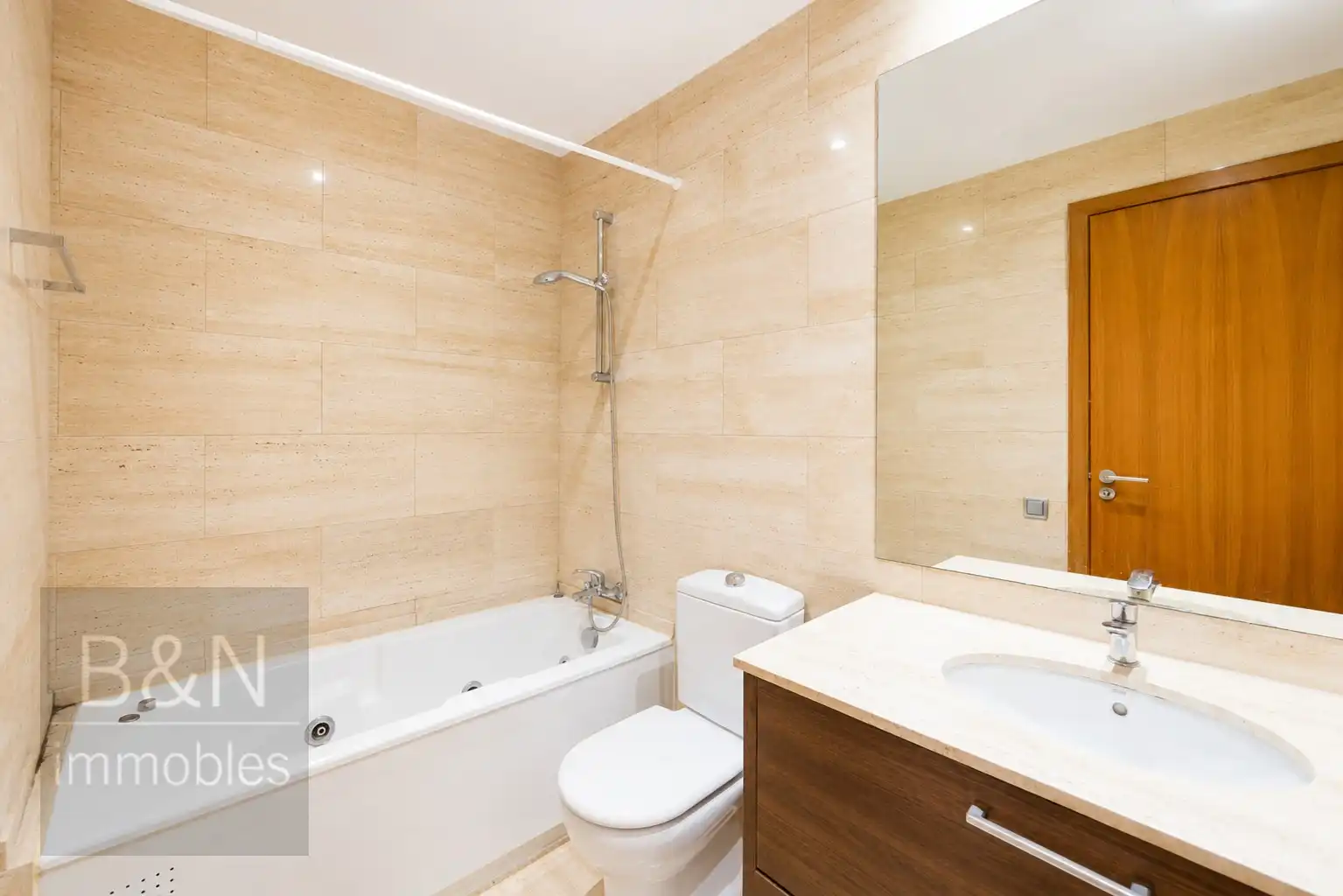 Baño de Piso en venta en Terrassa con Aire acondicionado, Calefacción y Balcón