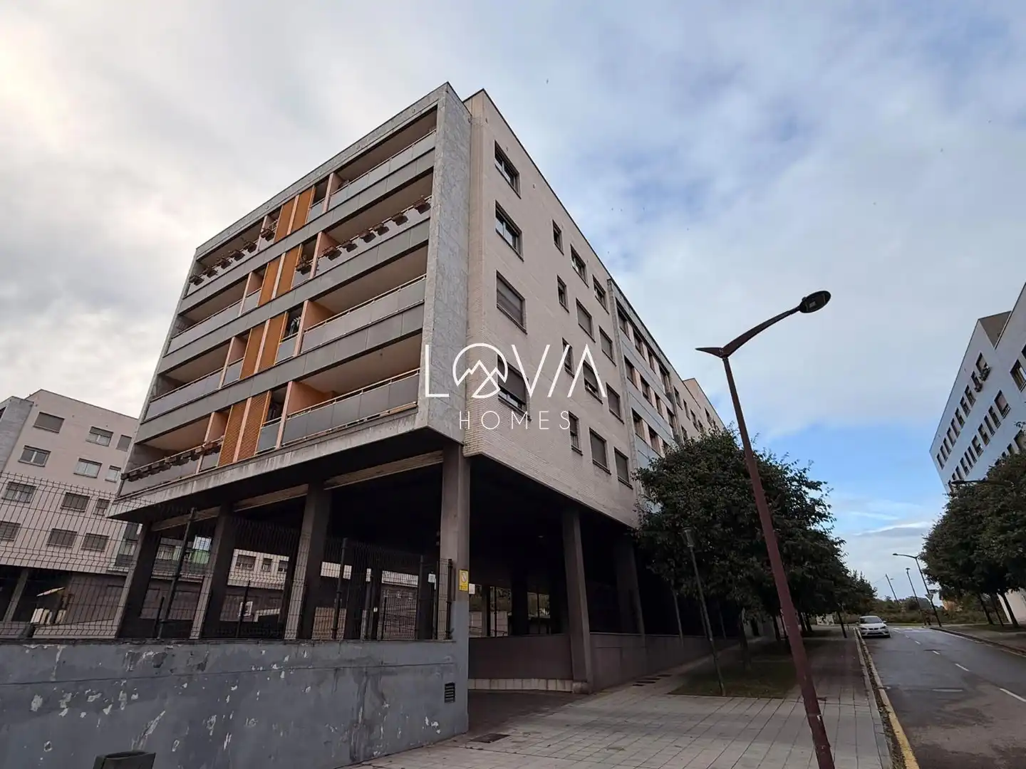 Exterior view of Flat for sale in Oeste