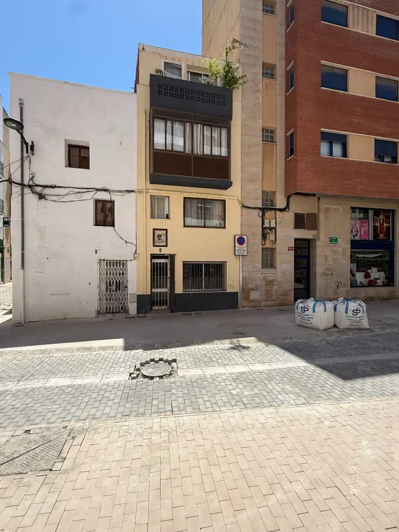 Vista exterior de Casa adosada en venta en Vinaròs con Aire acondicionado, Horno y Balcón