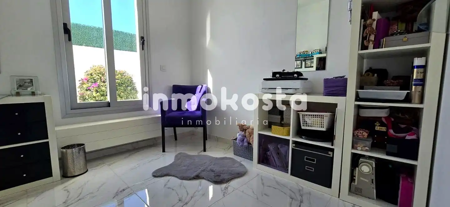 Sala d'estar de Casa o xalet en venda en Polop amb Aire condicionat, Calefacció i Jardí privat