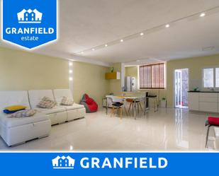 Vista exterior de Dúplex en venda en Torrevieja amb Aire condicionat, Jardí privat i Terrassa