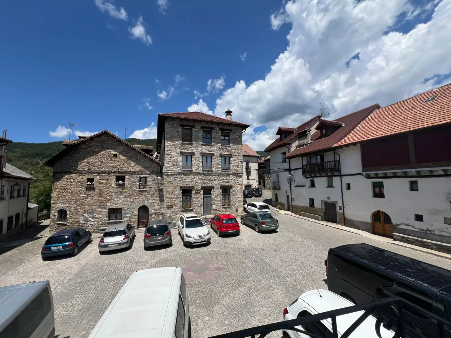 Exterior view of Country homes for sale in Aragüés del Puerto