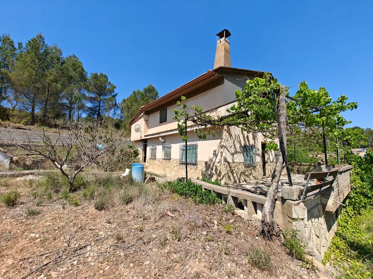 Vista exterior de Casa o xalet en venda en Yátova amb Calefacció i Jardí privat