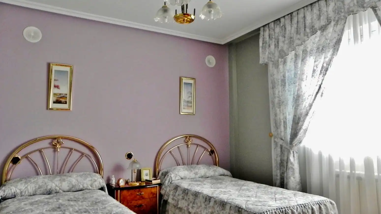 Dormitori de Casa o xalet en venda en Cáceres amb Aire condicionat, Jardí privat i Parquet