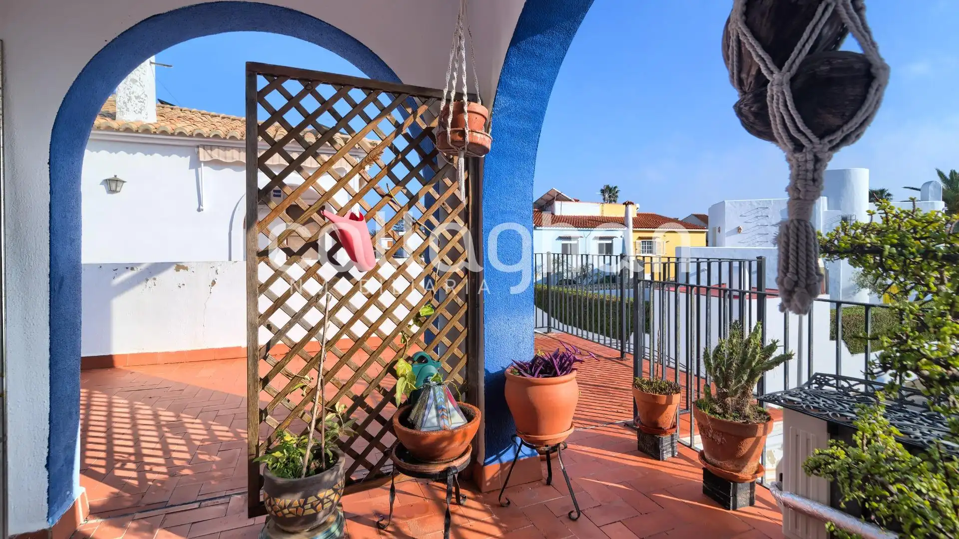 Terrassa de Casa adosada en venda en Sagunto / Sagunt amb Aire condicionat, Calefacció i Terrassa