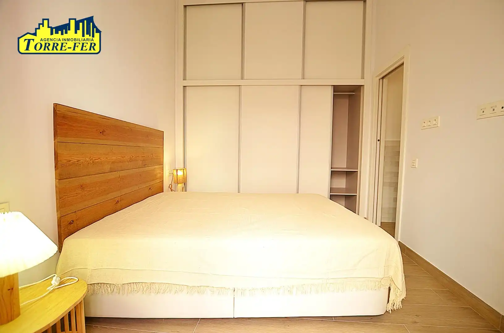 Habitación de Ático de alquiler en Almería con Aire acondicionado, Terraza y Amueblado