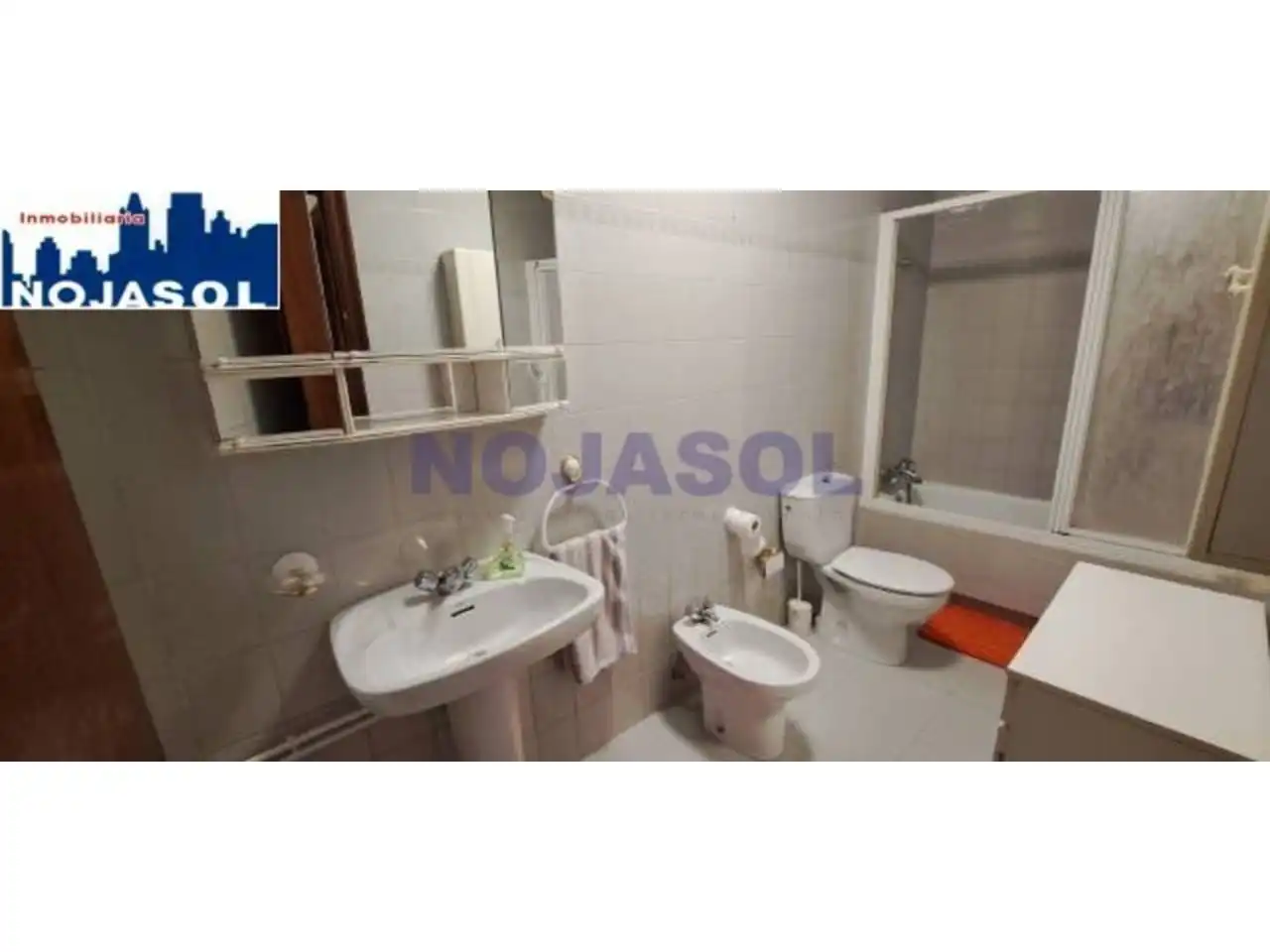 Baño de Apartamento de alquiler en Noja con Terraza y Amueblado