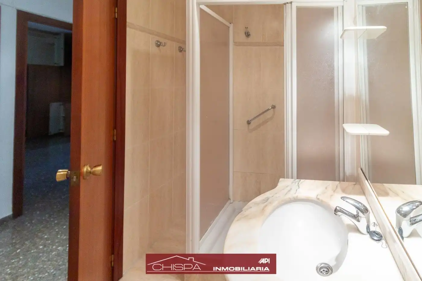 Baño de Piso en venta en Valencia con Calefacción y Balcón