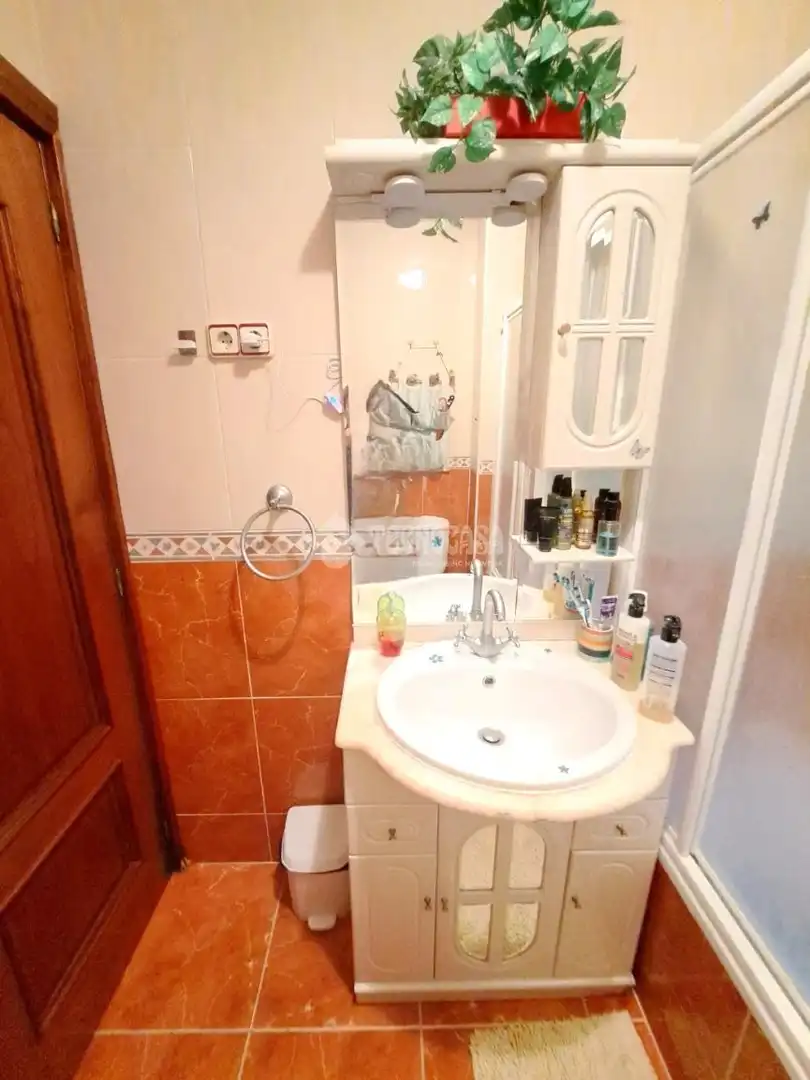 Baño de Piso en venta en Parla con Aire acondicionado, Calefacción y Internet