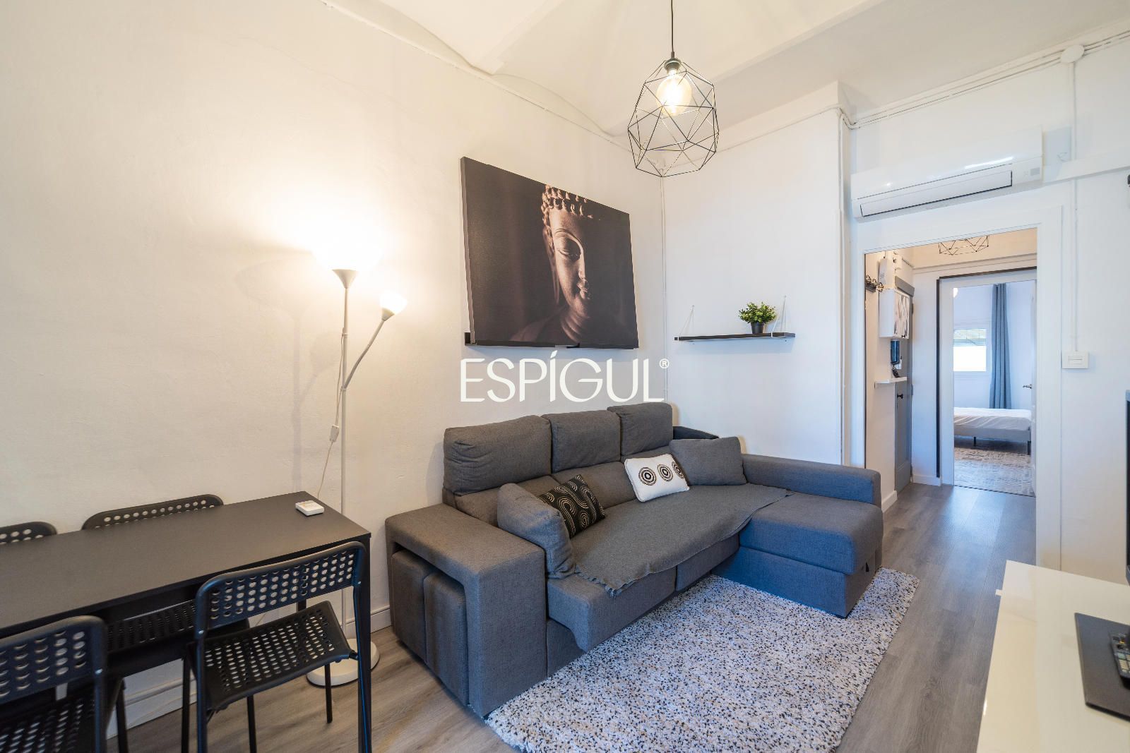 Living room of Flat for sale in Girona Capital  with Air Conditioner, Heating and Parquet flooring