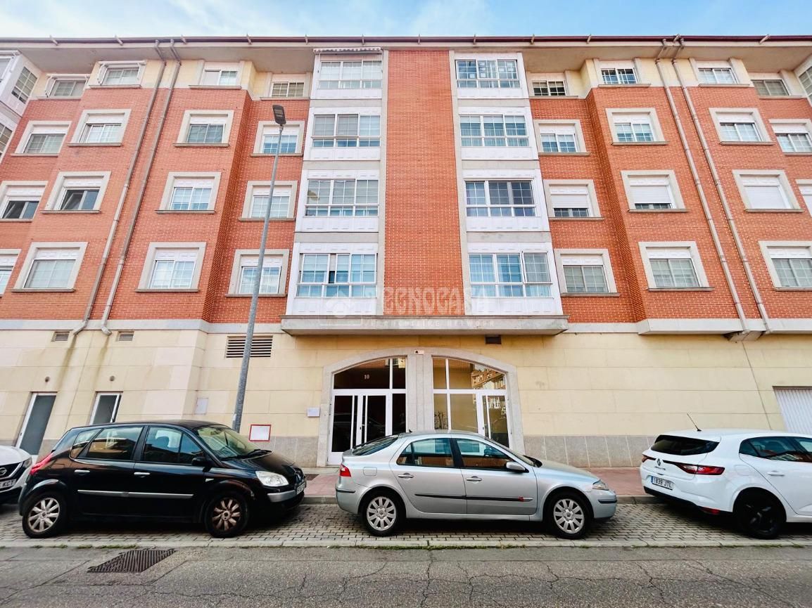 Exterior view of Flat for sale in Laguna de Duero  with Heating and Terrace