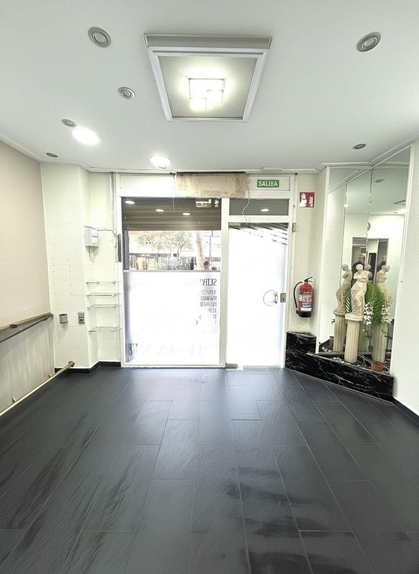 Local de lloguer en  Barcelona Capital amb Aire condicionat i Moblat