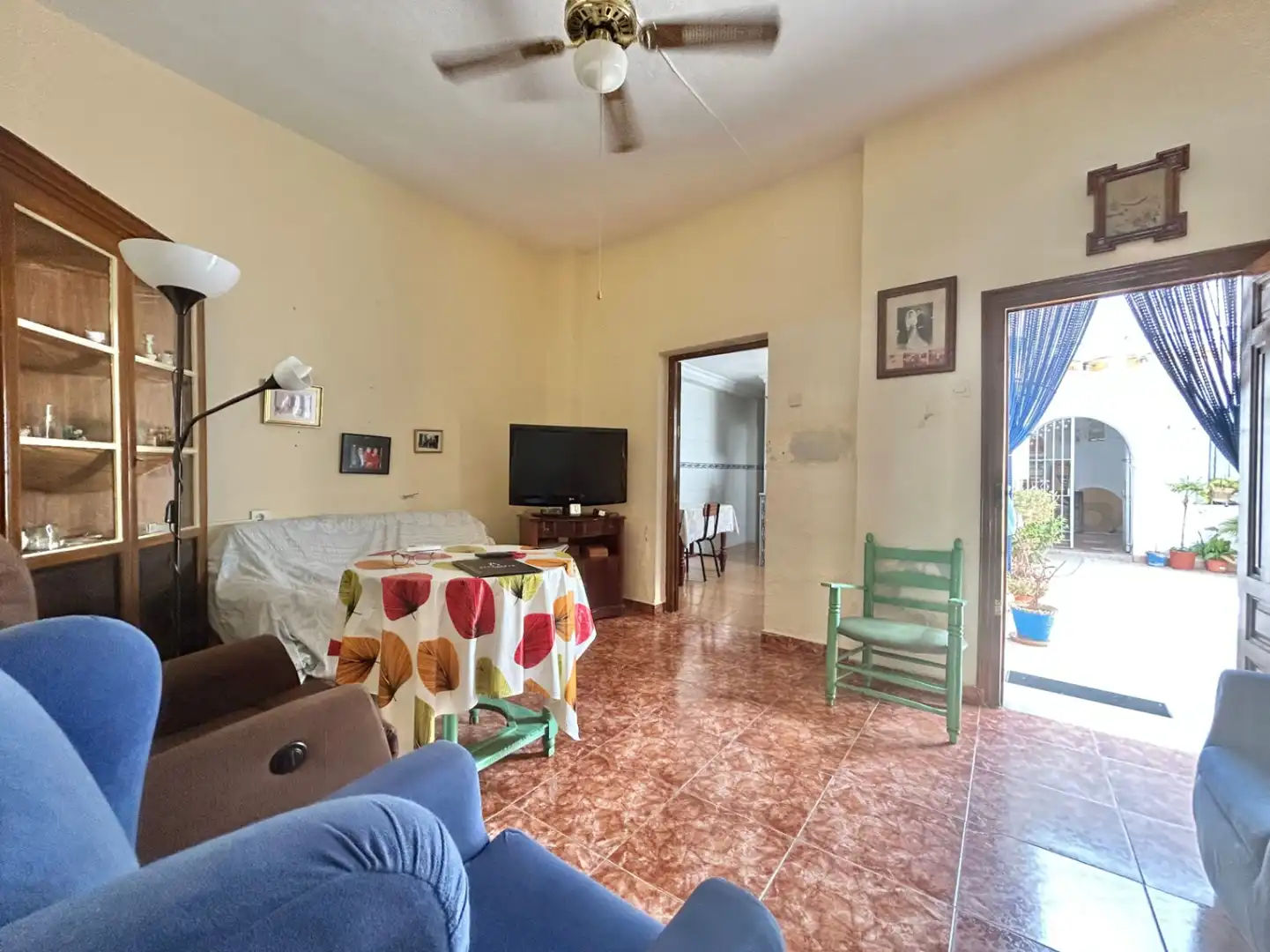 Sala d'estar de Casa adosada en venda en Málaga amb Aire condicionat, Terrassa i Traster