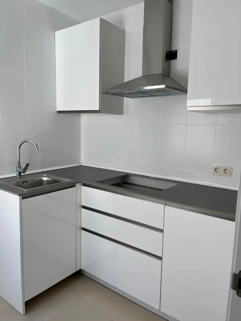 Cuina de Dúplex en venda en Fernán-Núñez amb Aire condicionat, Terrassa i Moblat