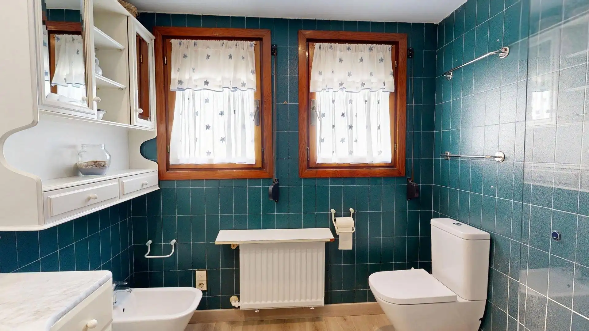 Baño de Casa o chalet en venta en Zaragoza con Aire acondicionado, Calefacción y Jardín privado