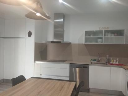 Cuina de Casa adosada en venda en Manresa amb Aire condicionat, Calefacció i Parquet