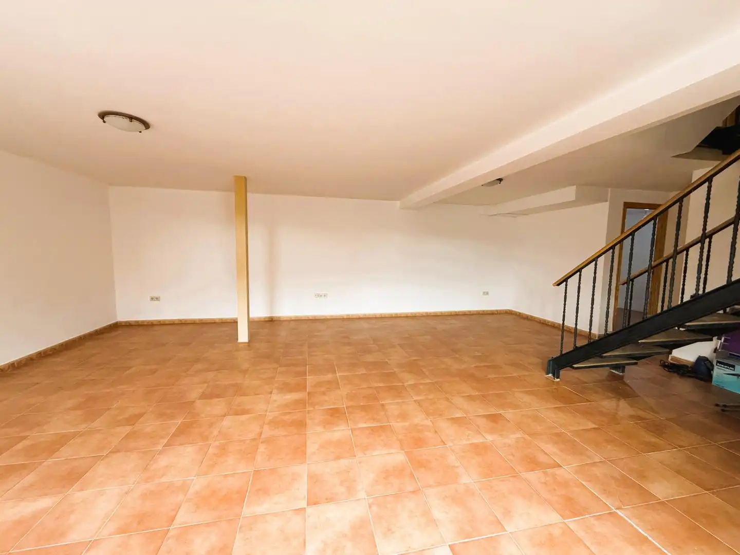 Casa adosada en venta en Loeches con Calefacción, Jardín privado y Terraza