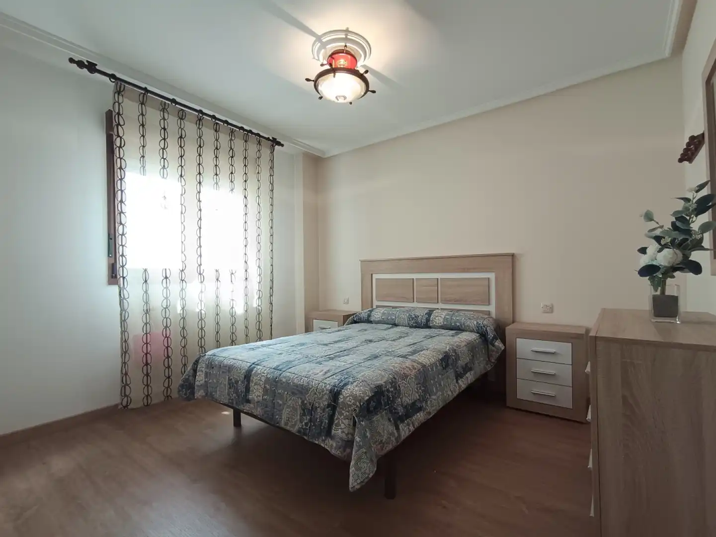 Schlafzimmer von Wohnung zur Miete in Gijón  mit Heizung, Abstellraum und Möbliert