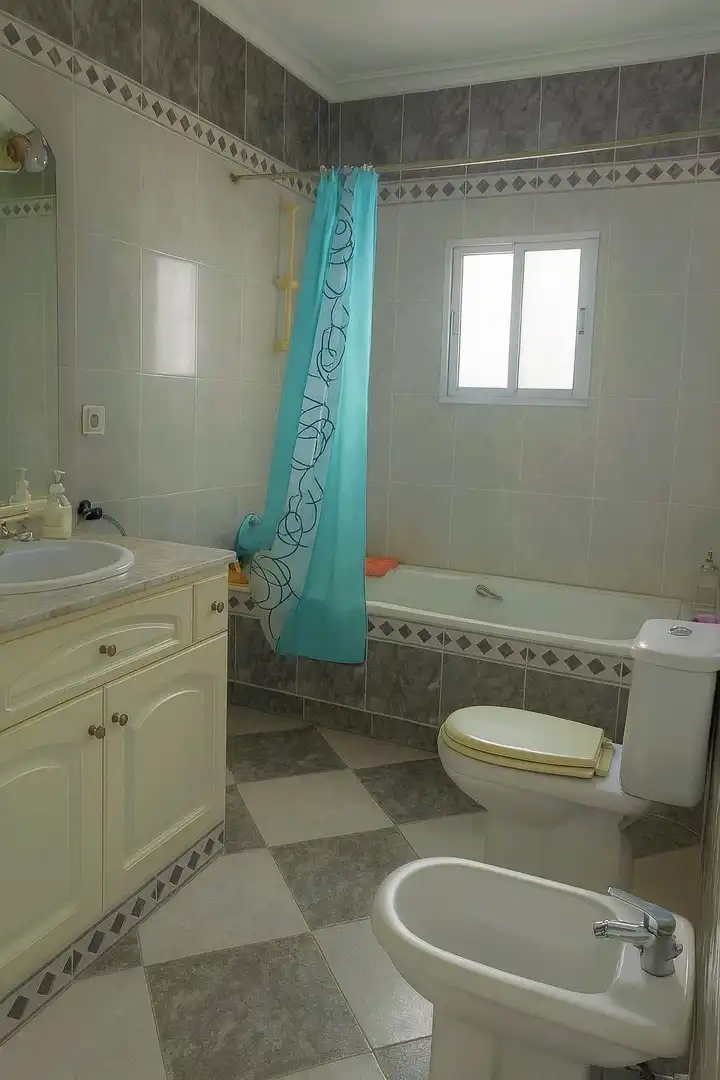 Bany de Casa o xalet en venda en San Juan del Puerto amb Terrassa i Balcó