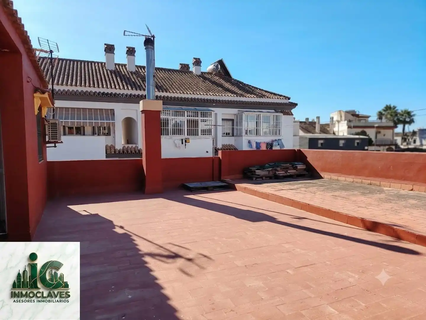 Exterior view of Detached homes for sale in Algeciras  with Private garden and Terrace