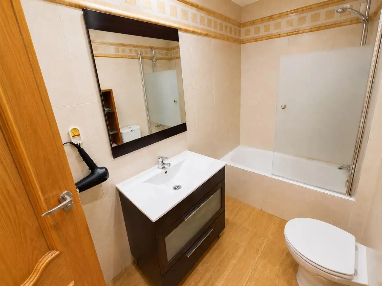 Badezimmer von Wohnung zum Verkauf in Zaragoza mit Klimaanlage, Heizung und Parkett