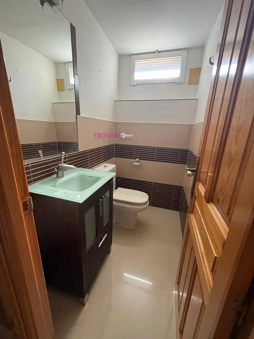 Baño de Casa o chalet en venta en Torres de la Alameda con Aire acondicionado, Calefacción y Terraza