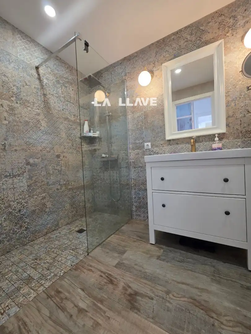 Baño de Piso en venta en Blanes con Calefacción, Terraza y Piscina