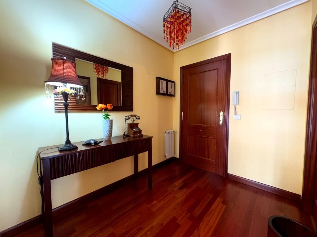 Flat to rent in Los Corrales de Buelna   with Heating, Private garden and Parquet flooring