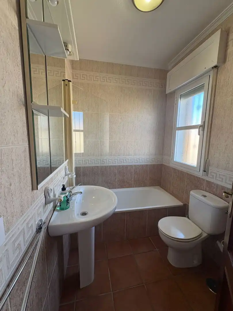 Bany de Casa o xalet de lloguer en Aljaraque amb Terrassa i Moblat