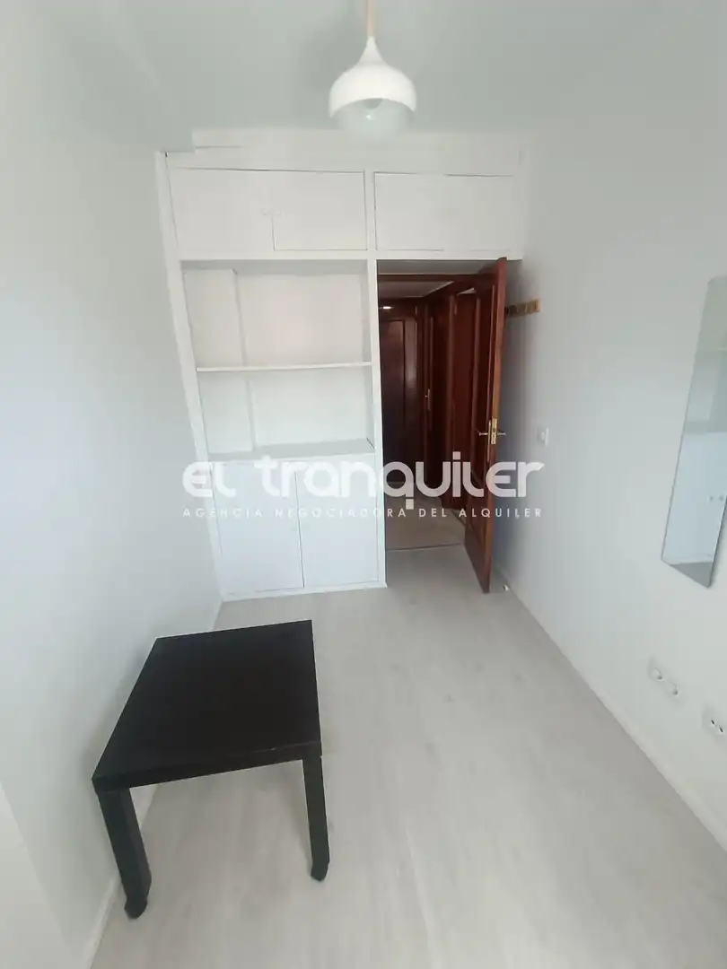Habitación de Piso de alquiler en Móstoles con Aire acondicionado, Trastero y Amueblado