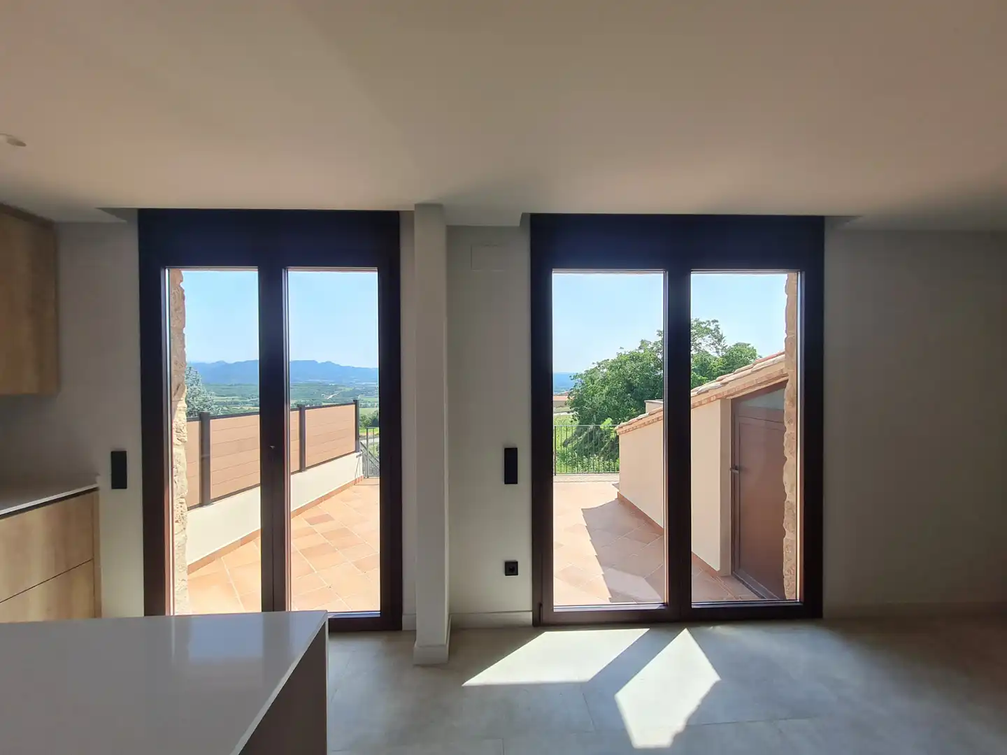 Einfamilien-Reihenhaus zum Verkauf in Casserres mit Klimaanlage, Heizung und Privatgarten