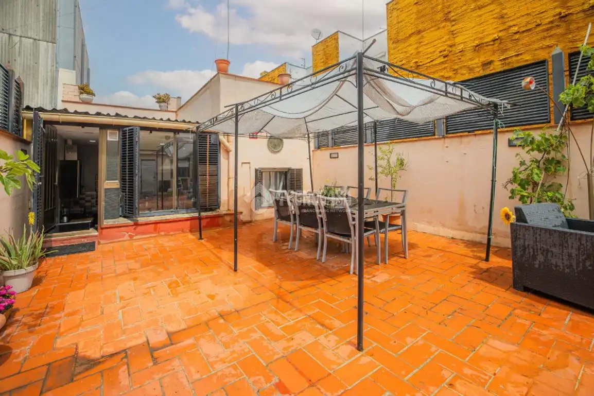 Terraza de Piso en venta en Santa Coloma de Gramenet