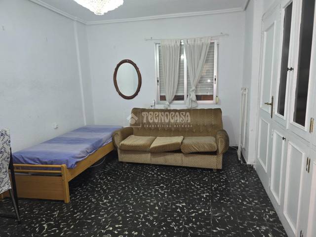 Piso en Venta en C/ de Pere Cabanes en Torrefiel