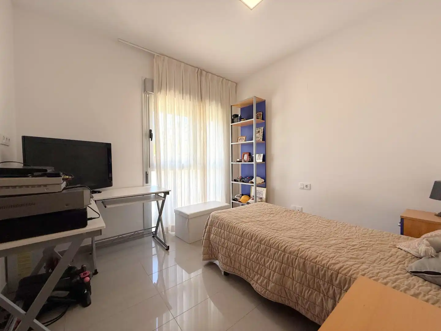 Schlafzimmer von Erdgeschoss zum Verkauf in Gandia mit Terrasse und Balkon