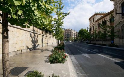 Vista exterior de Àtic en venda en  Granada Capital amb Calefacció i Terrassa