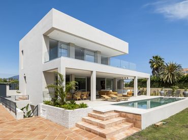 Chalet con piscina en venta en San Pedro de Alcántara