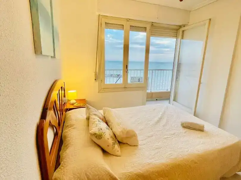 Schlafzimmer von Wohnungen zur Miete in Santa Pola mit Balkon