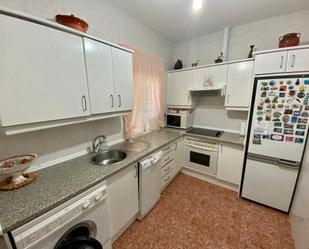 Cuina de Casa adosada de lloguer en Cifuentes amb Moblat