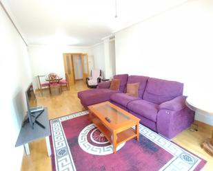 Living room of Flat for sale in Parla  with Air Conditioner, Heating and Private garden